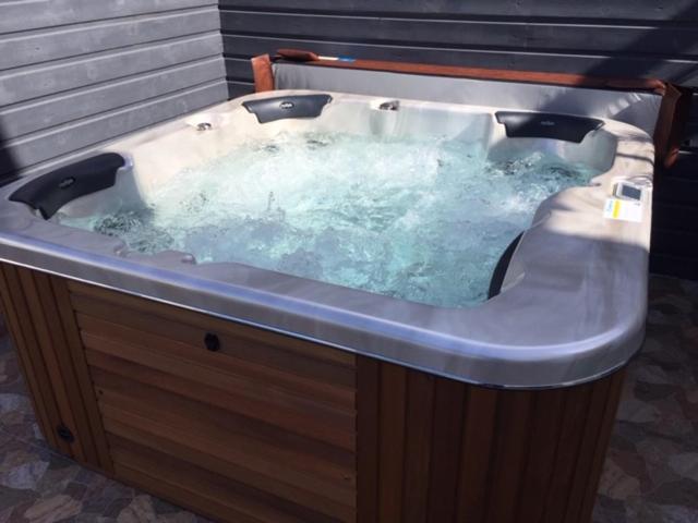 דירות סן-אנדרה Le Flamboyant Avec Piscine Chauffee 30° Et Jacuzzi מראה חיצוני תמונה