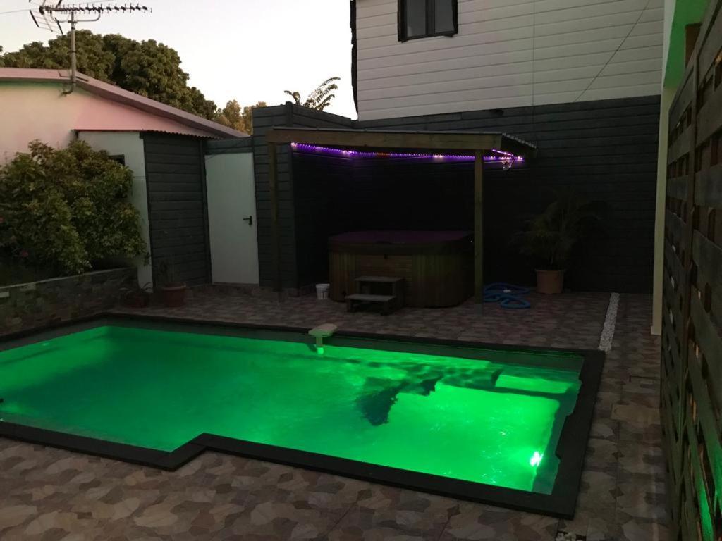 דירות סן-אנדרה Le Flamboyant Avec Piscine Chauffee 30° Et Jacuzzi מראה חיצוני תמונה
