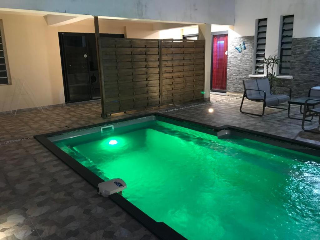 דירות סן-אנדרה Le Flamboyant Avec Piscine Chauffee 30° Et Jacuzzi מראה חיצוני תמונה
